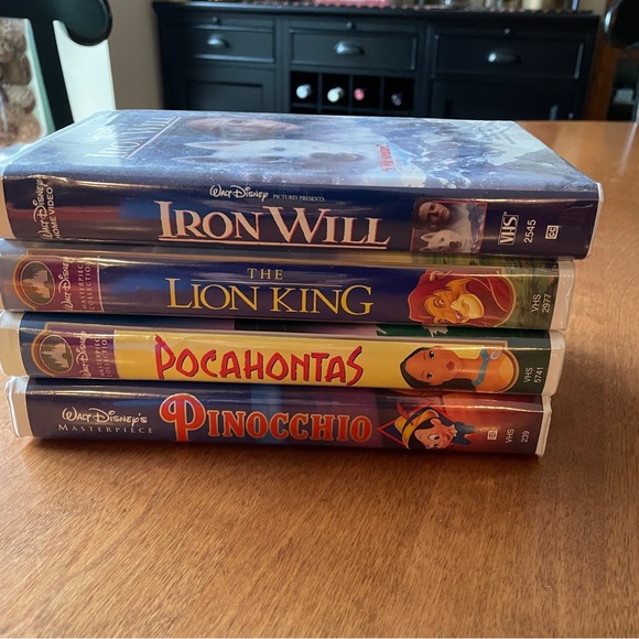 Walt Disney VHS Movie Set of 4 - Lion King, Iron Will, Pinocchio, Pocahontas - Picture 1 of 3